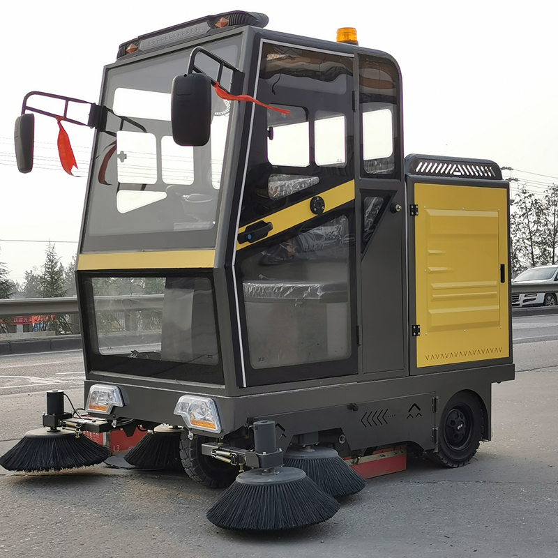 1900A款五刷駕駛式掃地車